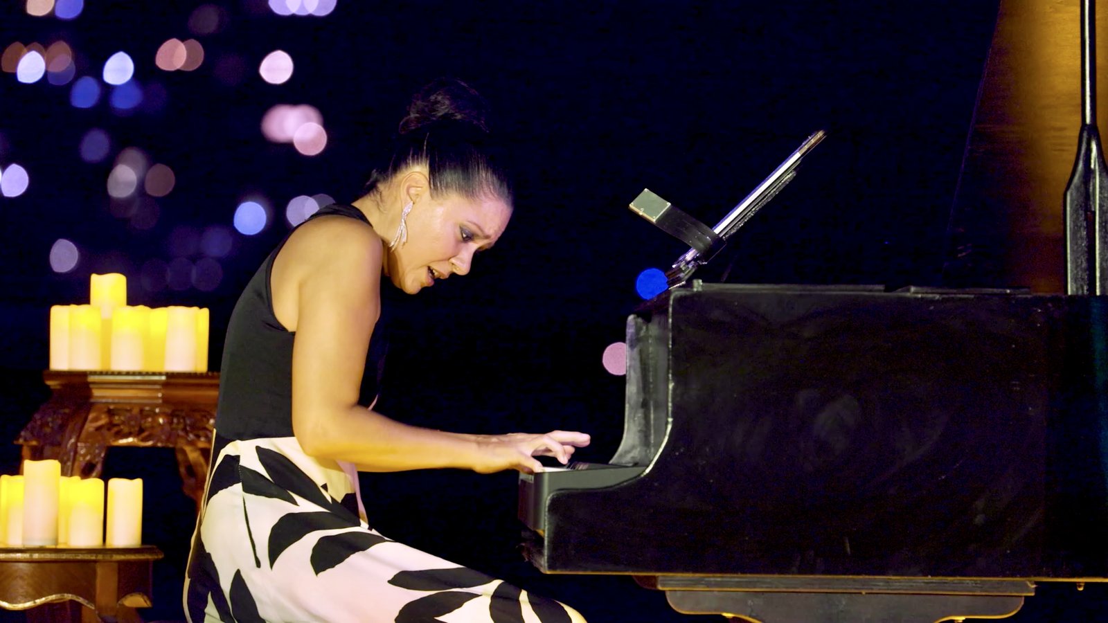 Joanna González en concierto a la luz de las velas